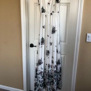 Show Me Your Mumu - Kendall Maxi dress. White with floral. Size medium.